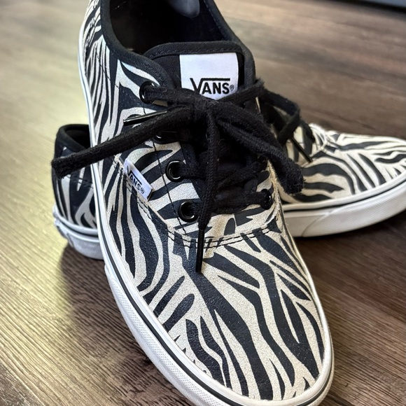 Zebra Women’s Vans – Size 9 - Picture 3 of 8